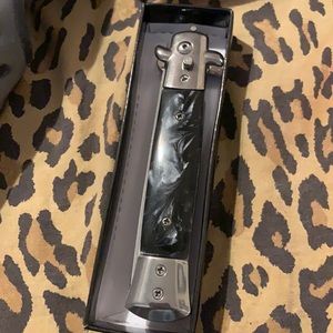 SOLD!!!!!!    New in box comb